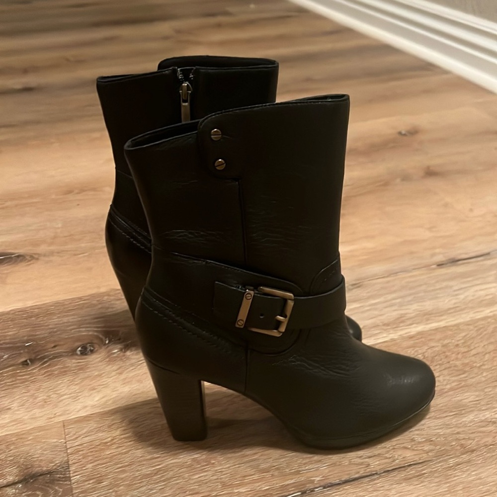 Clarks Indigo leather women’s black boots SZ 8
